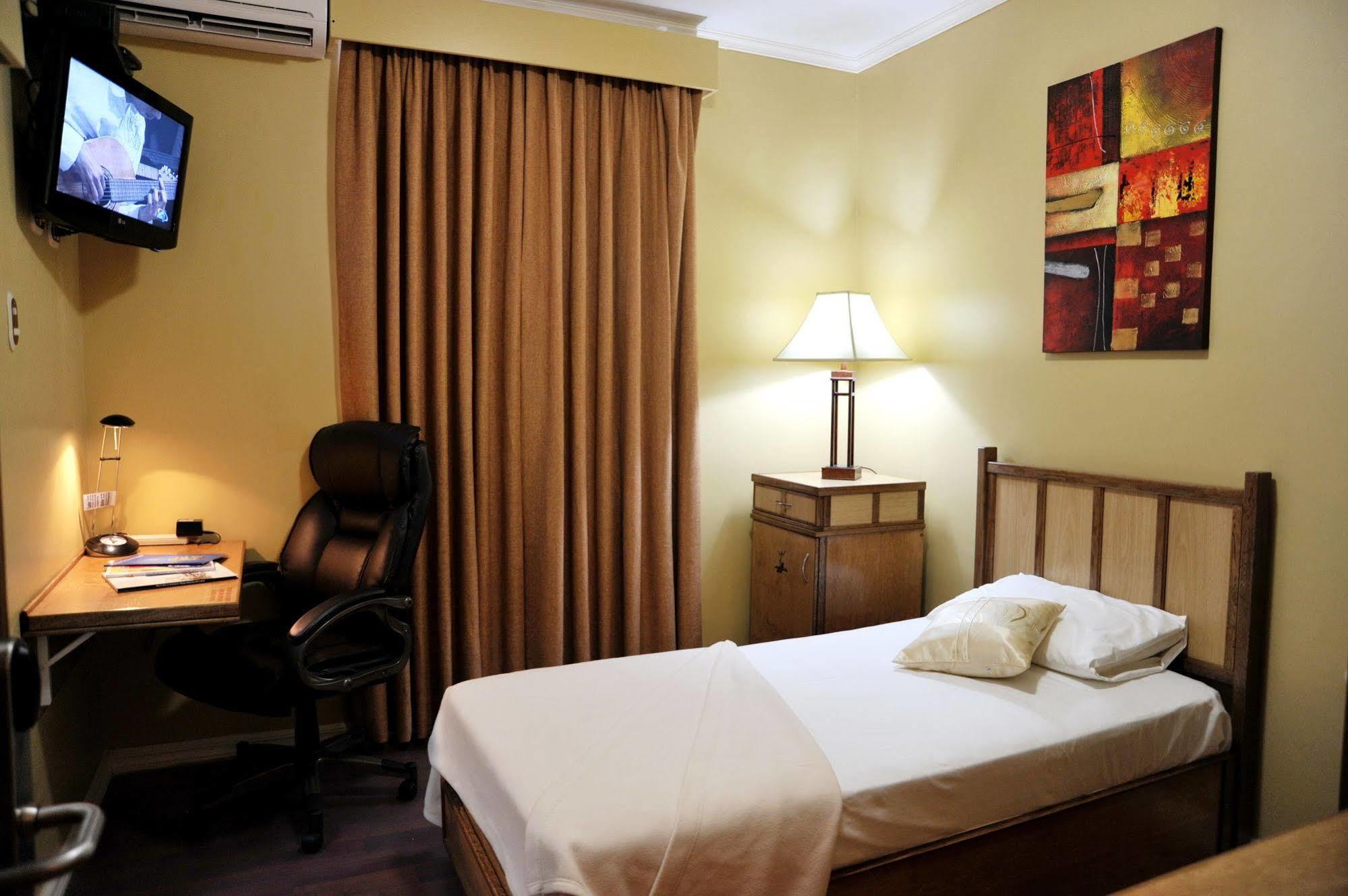 Culture Crossroads Inn Port of Spain Kültér fotó